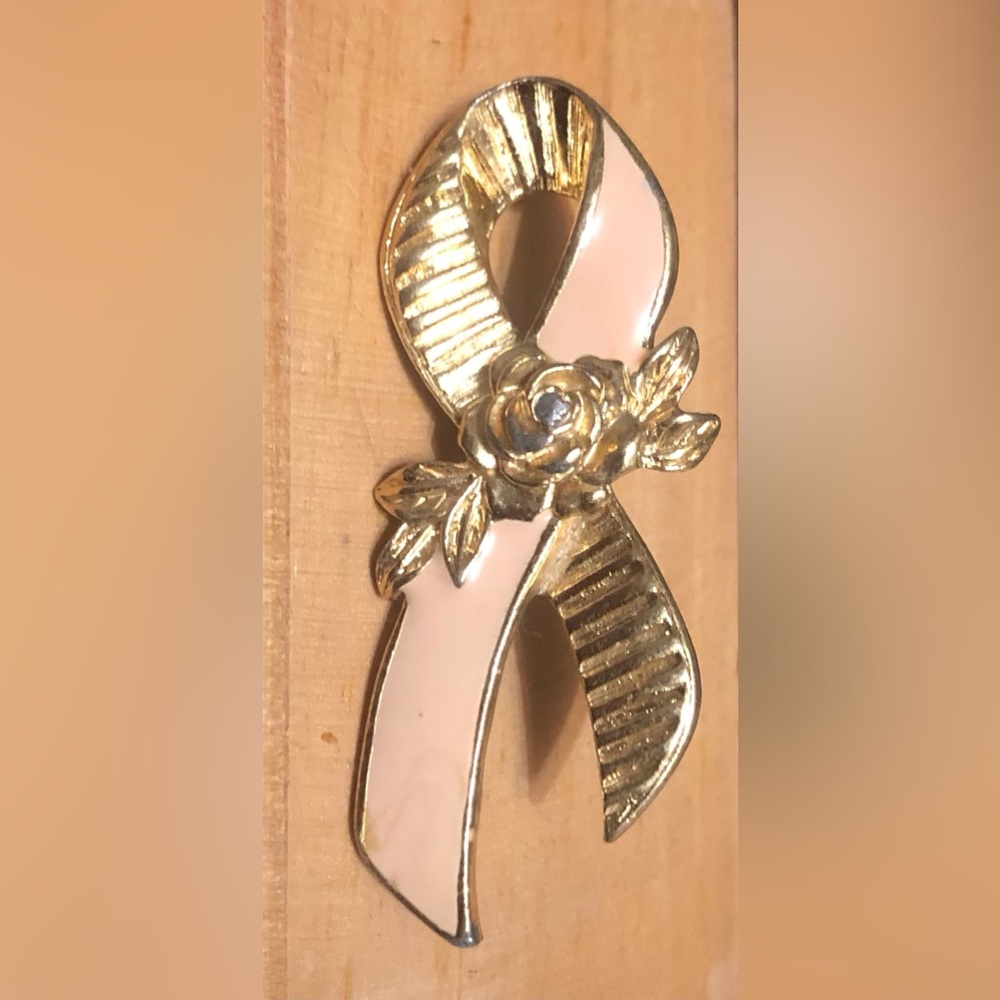 💎 Avon Breast Cancer Awareness Brooch Pin